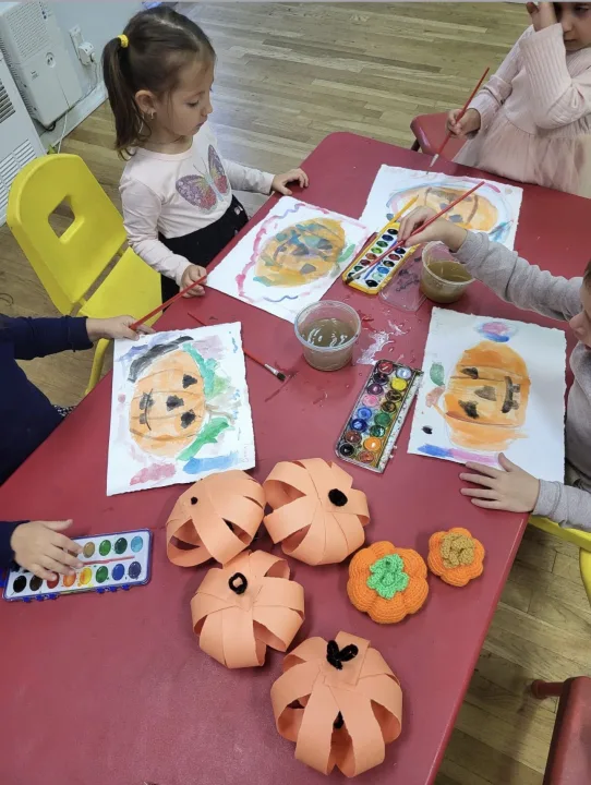 Student Artwork at Shostakovich School (photo 37)